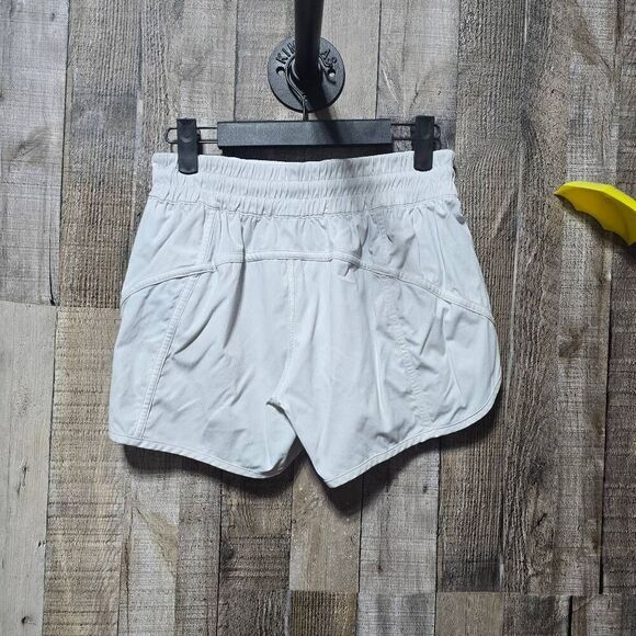 Lululemon Tracker Short V Sz 6 White - Picture 3 of 6